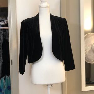 NWOT Jessica Howard Velvet Bolero